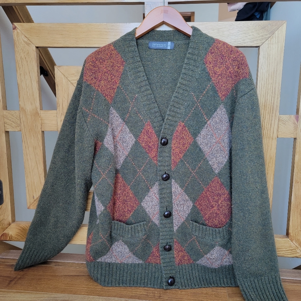 Stunning Wool cardigan sweater XL